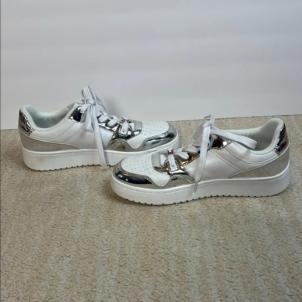 Tommy Hilfiger Women's Twigye Lace-Up White and Silver Sneakers